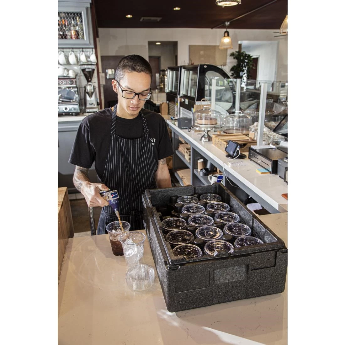 Cambro Cam GoBox Full-Size Top Loader 4" Deep Black 5 Cambro Cam GoBox Full-Size Top Loader 4" Deep Black - Image 3