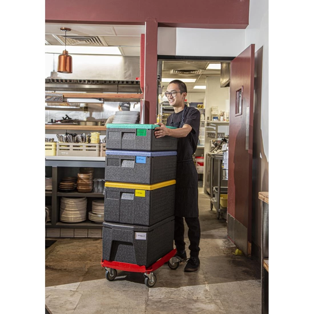Cambro Cam GoBox Full-Size Top Loader 4" Deep Black 6 Cambro Cam GoBox Full-Size Top Loader 4" Deep Black - Image 4