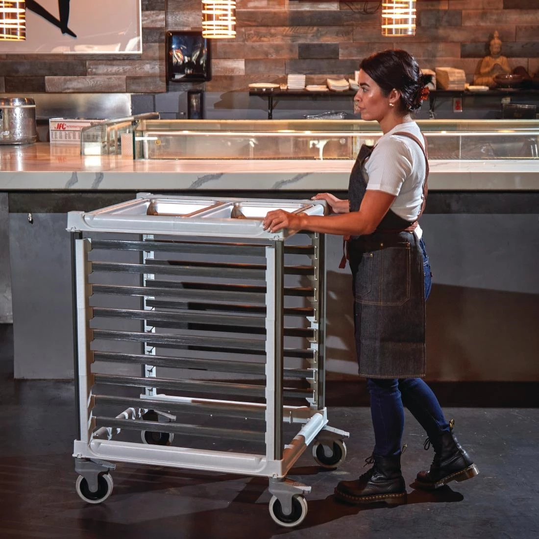 Cambro 2/1 Gastronorm Trolley 18 Pan Capacity Short 4 Cambro 2/1 Gastronorm Trolley 18 Pan Capacity Short - Image 2