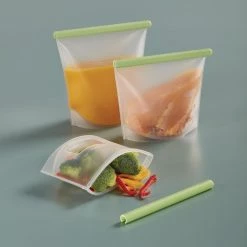 Lekue Reusable Silicone Food Storage Bag Kit (500ml + 1L + 1.5L) 16 Lekue Reusable Silicone Food Storage Bag Kit (500ml + 1L + 1.5L) -Kitchenware and Knives Sales fs287 fs288 fs289 fs290 lifestyle6
