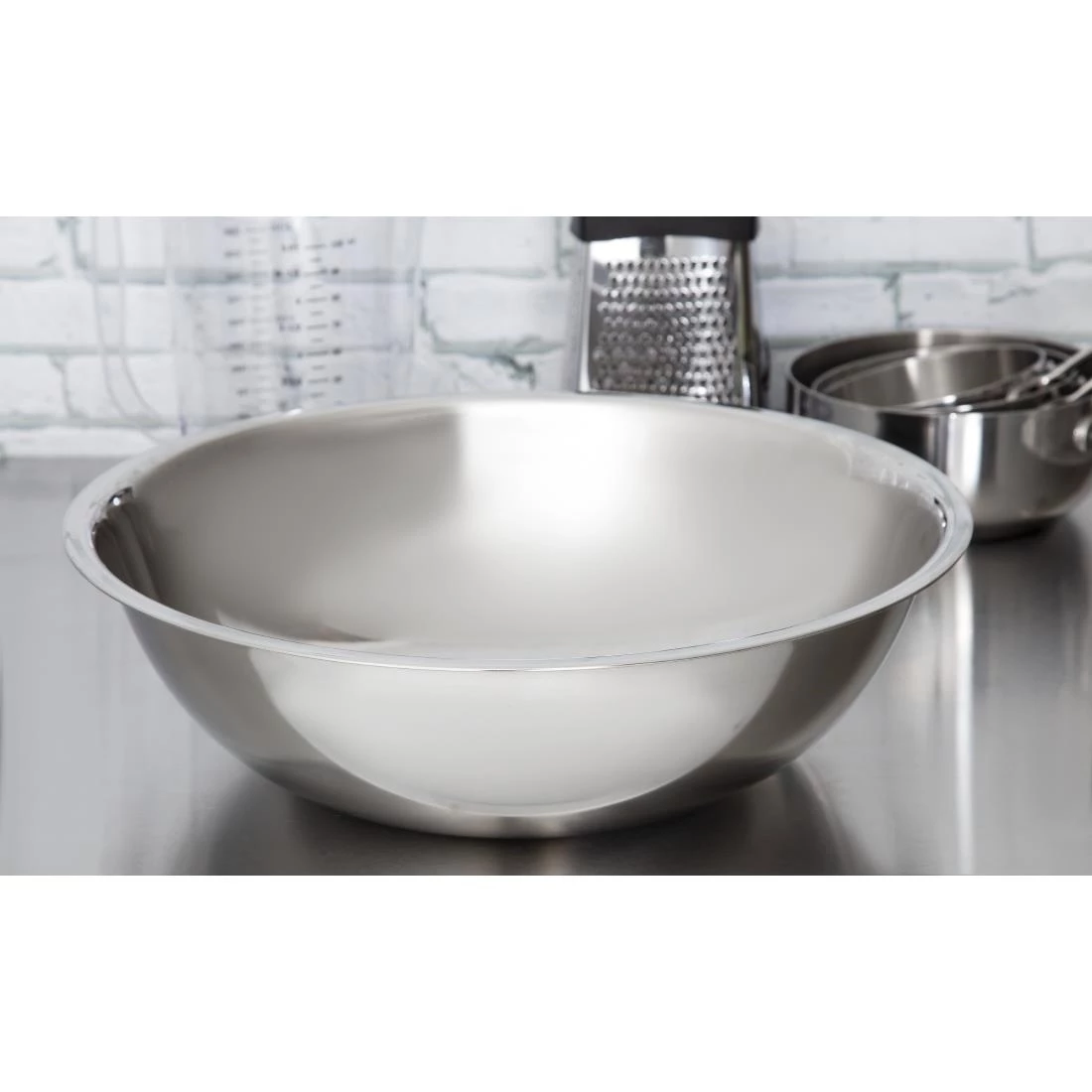 Vogue Stainless Steel Mixing Bowl 12Ltr 7 Vogue Stainless Steel Mixing Bowl 12Ltr - Image 5