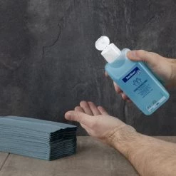 Jantex C Fold Paper Hand Towels Blue 1-Ply 192 Sheets (Pack Of 12) -Kitchenware and Knives Sales gd832 cb328 inuse