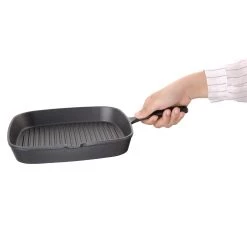 Vogue Square Cast Iron Ribbed Skillet Pan 241mm -Kitchenware and Knives Sales m653 ribbedskilletsquare4
