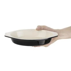 Vogue Black Cast Iron Oval Gratin Dish 650ml 9 Vogue Black Cast Iron Oval Gratin Dish 650ml -Kitchenware and Knives Sales u563 ovalgratinblack4